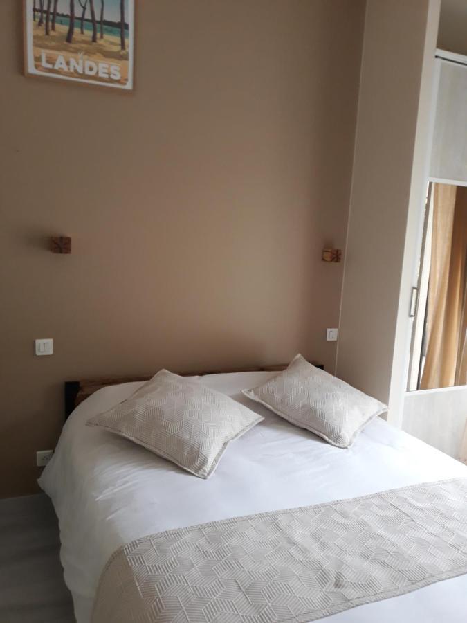 Chambre D'Hotes Du Pin Pey Esterno foto